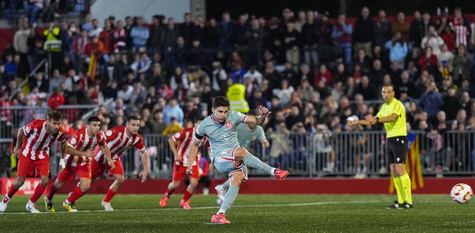 0-1  Min. 81  Julián Álvarez, marca de penalti el primer gol para aliviar el susto atlético de Halloween.