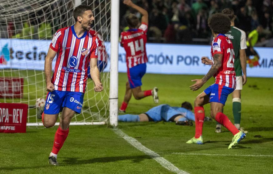1-1 Lenglet celebra su gol que igualaba el partido. 