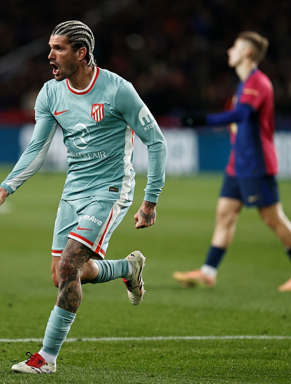 Rodrigo de Paul celebra su golazo, empate en ese momento.