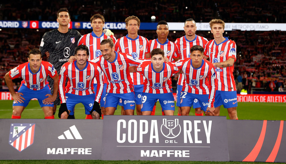 Equipo copero ante el Barcelona de Hansi Flick.