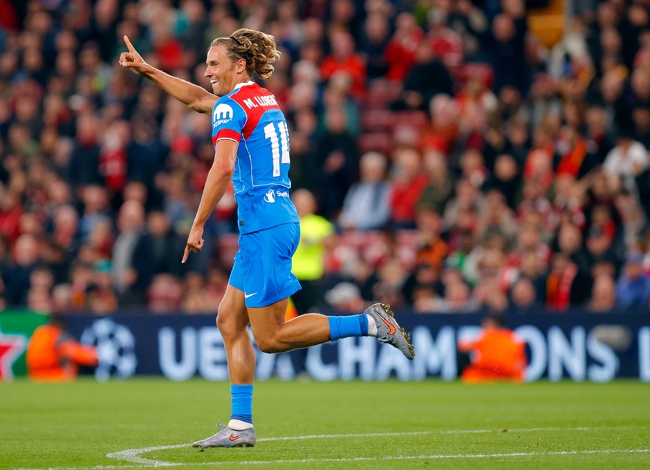 Marcos LLorente celebra uno de sus dos goles.