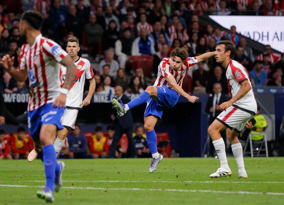 Zurdazo espectacular del goleador argentino.