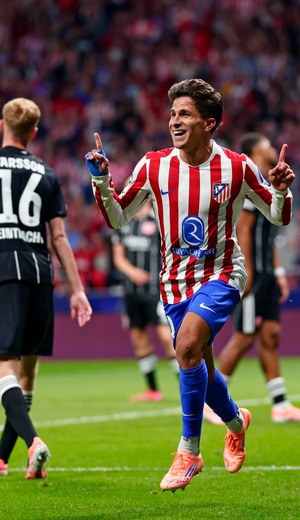 Giuliano celebrando el cuarto gol