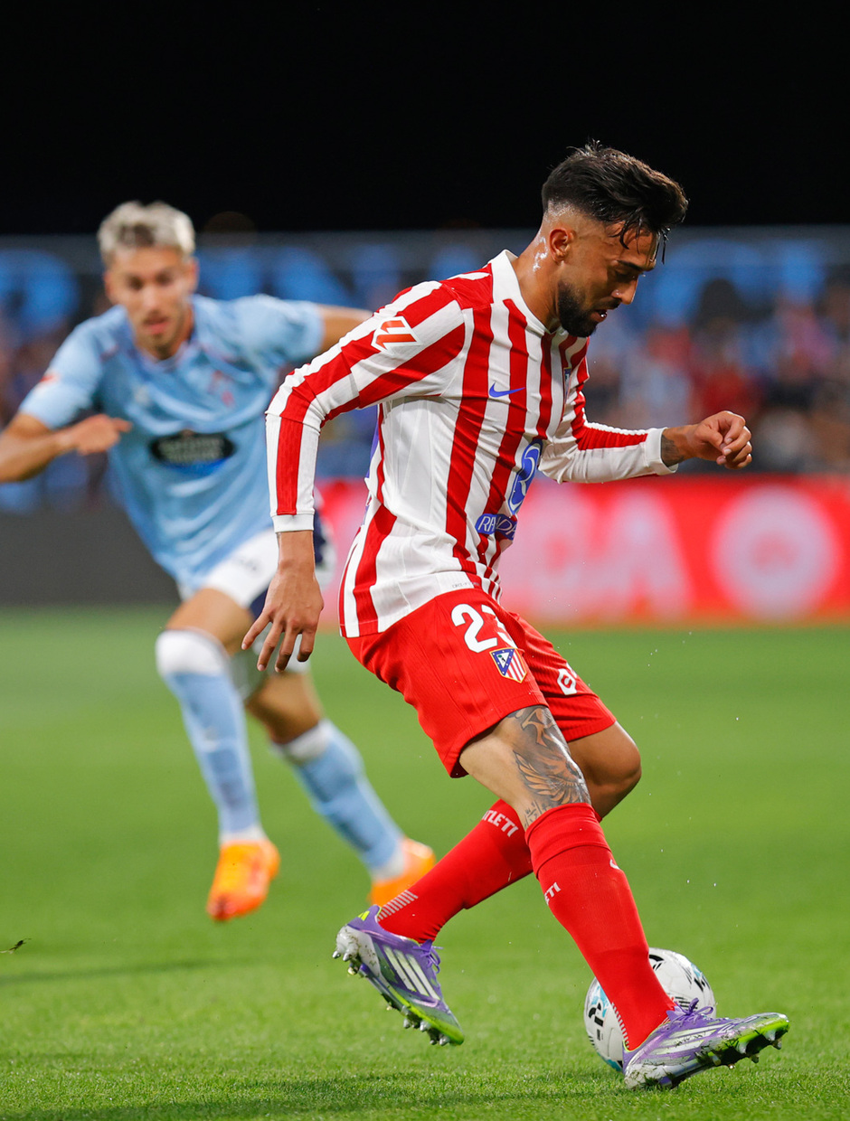 Nico González del Atlético de Madrid en acción