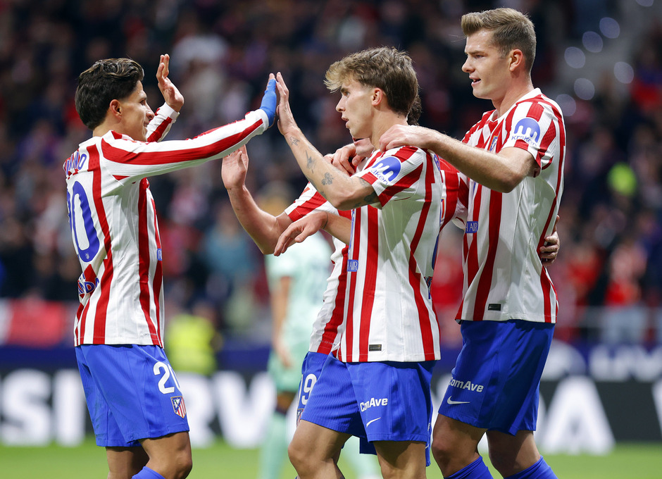 Celebración del gol en propia meta de Levante.