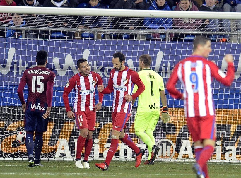 Juanfran logró el gol del empate con una bonita vaselina Juanfran logró el gol del empate con una bonita vaselina