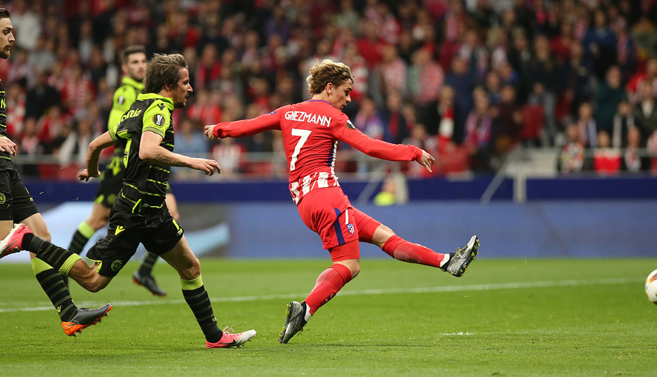 Griezmann amplió la ventaja con este remate a la red. 