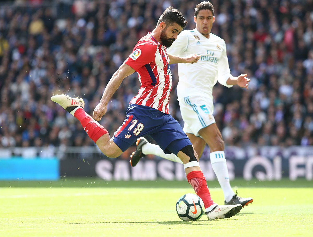 Excelente remate de Diego Costa que despejó Keylor Navas en una gran intervención. 