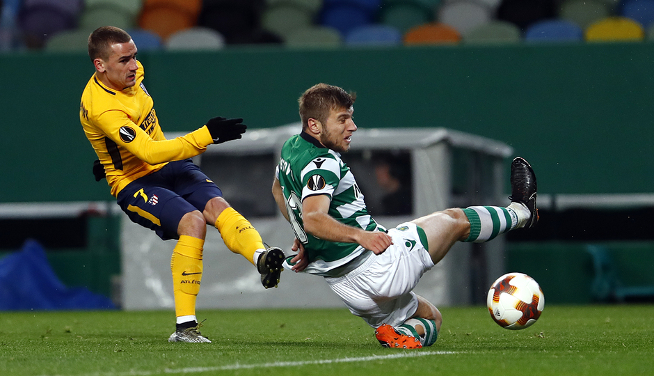 Griezmann tuvo las mejoras ocasiones atléticas sin acierto de cara al marcador. 