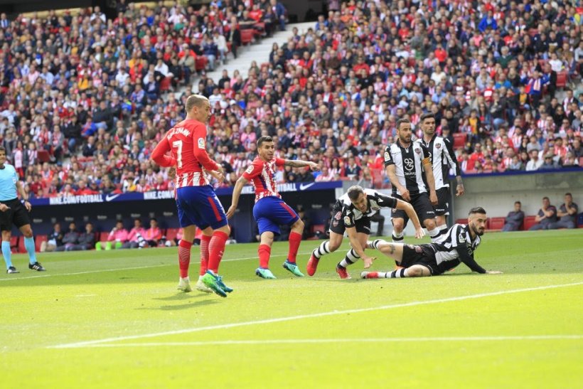 Correa abrió el marcardor tras una gran jugada de Vitolo. 
