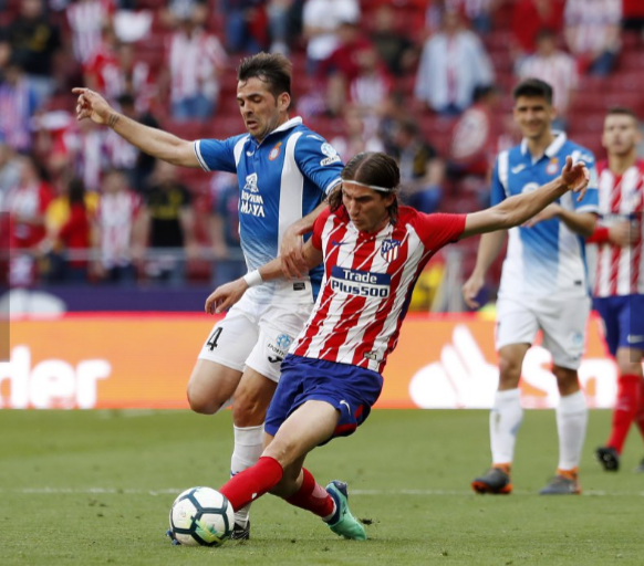 Filipe Luis reapareció antes de dos meses tras su grave lesión. 