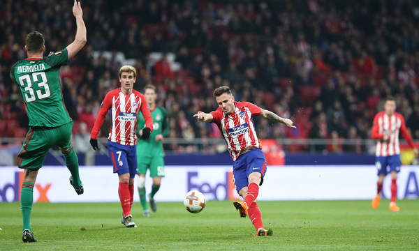 Zurdazo espectacular de Saúl desde fuera del área que abría el marcador. 