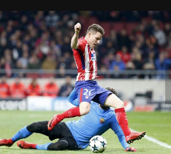 Gameiro cerró la cuenta con remate escorado.
