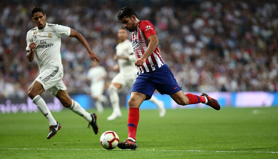 Clara ocasión de Diego Costa que rechazó in extremis Courtois. 