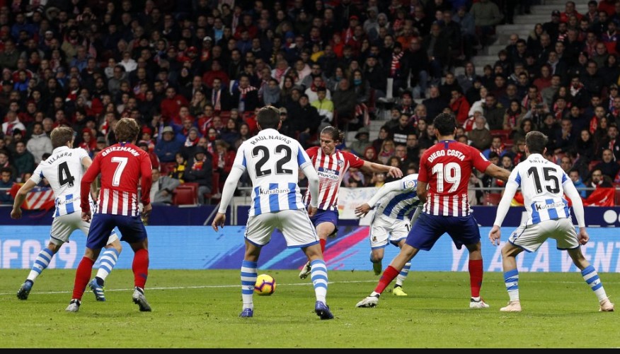 Derechazo de Filipe Luis a la escuadra para cerrar el marcador.