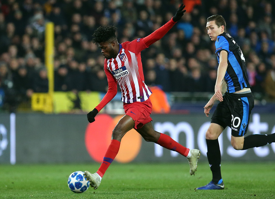 Thomas dispuso de una buena ocasión con este remate al inicio del partido. 