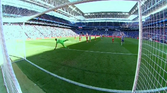 Paradón de Oblak a tiro de Sergio Darder.