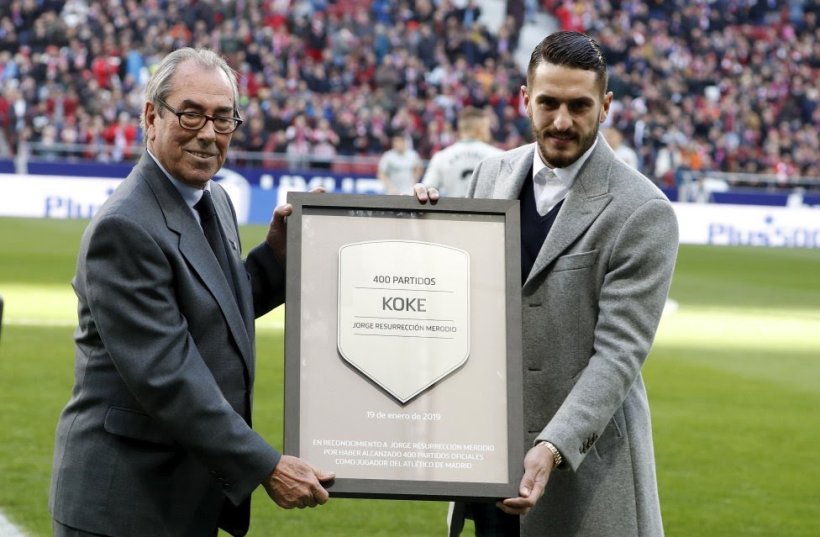 Placa para Koke por sus 400 partidos