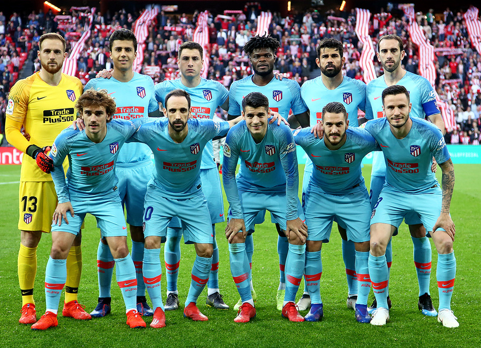 Equipo que saltó al césped de San Mamés. 