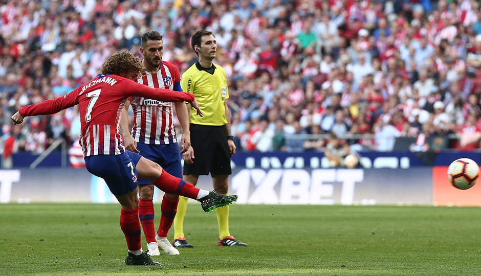 Zurdazo de falta a la red de Griezmann para abrir el marcador antes del descanso.