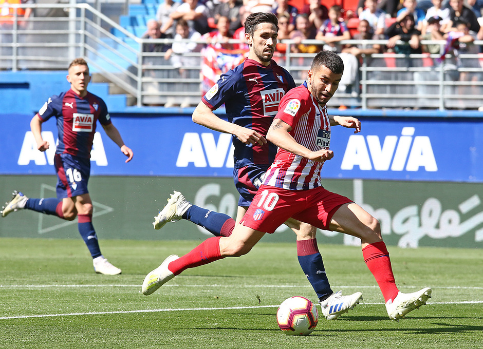 Correa tuvo esta gran ocasión al inicio del partido que desbarató Dimitrovic.