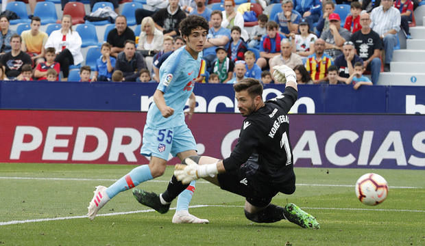 Primer gol como colchonero de la joven promesa Sergio Camello.