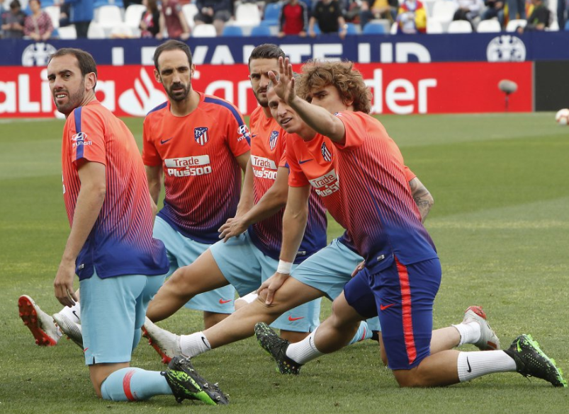 Cinco leyendas rojiblancas, de los cuales cuatro dejarán paso a nuevos valores.