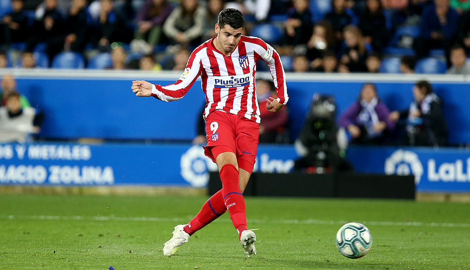 Morata marcó con este remate por tercer partido consecutivo.