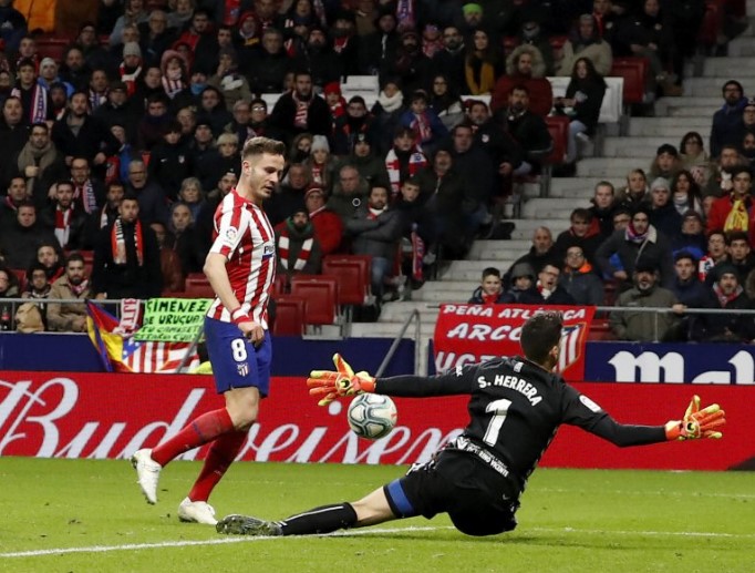 Vaselina de  Saúl por encima de Herrara que suponía el 2-0 definitivo.