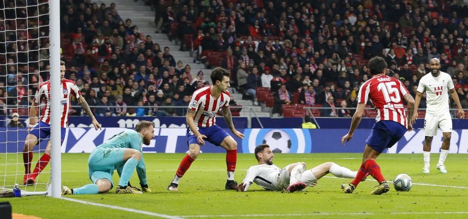 Oblak volvió a ser decisivo en su única intervención del partido.