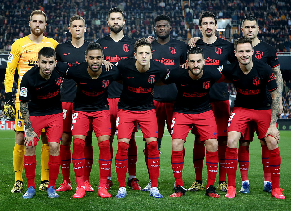 Equipo inicial que dio la cara en Mestalla.