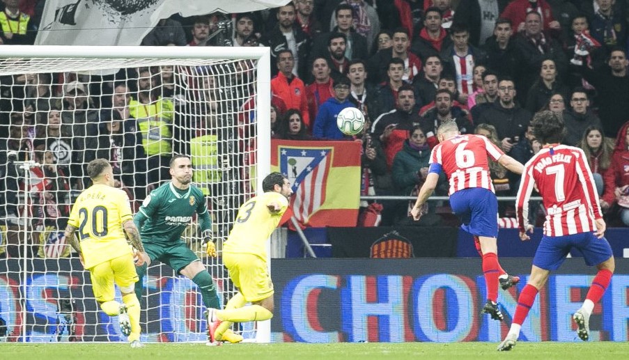 Cabezazo de Koke a la red que adelantaba al Atleti.