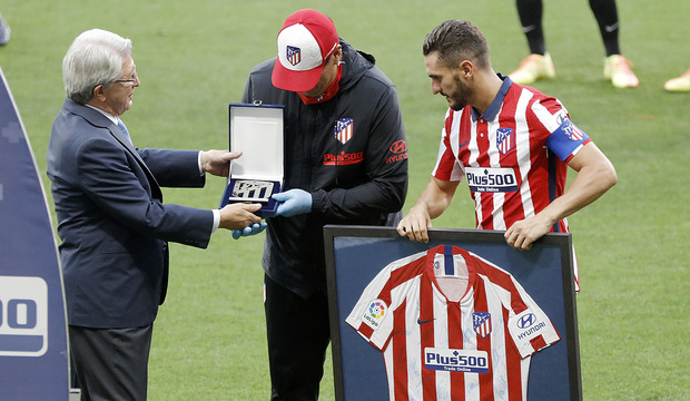 Merecido homenaje al Mono Burgos 