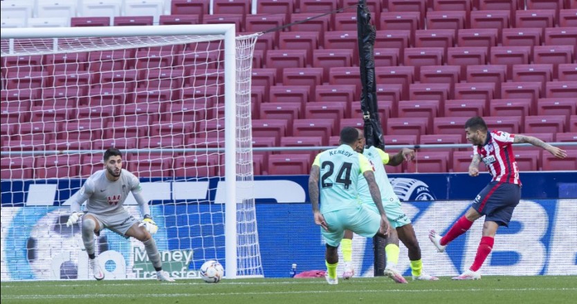 Correa marcó el segundo con este zurdazo.