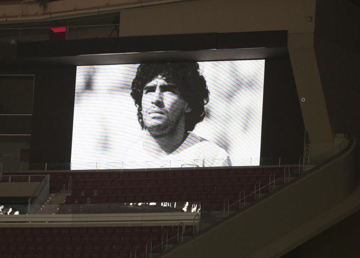 El recuerdo a Diego Maradona no faltó en la noche del Wanda Metropolitano en el día de su triste fallecimiento. 