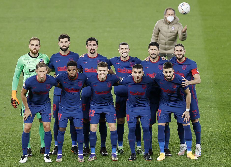 Equipo inicial que saltó al Reale Arena y acabó llevándose tres importantes puntos.