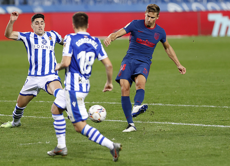Remate de Llorente que cerraba el partido a favor de los atléticos.