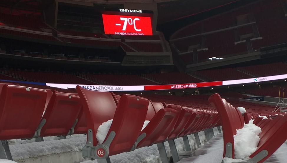 El temporal -Filomena- también dejó su huella en el partido con 7º bajo cero al acabar el partido.