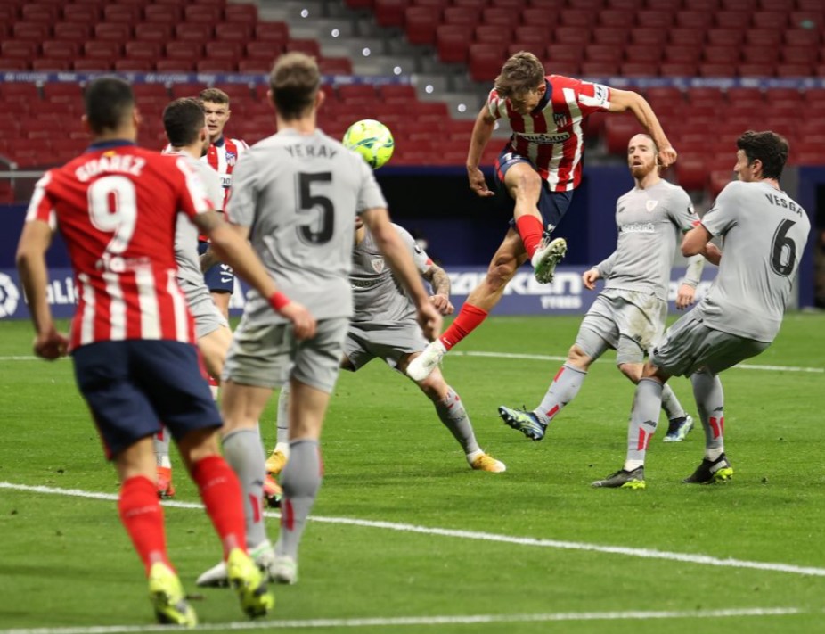 Min. 47. Golazo de Llorente clave para el devenir del partido. 