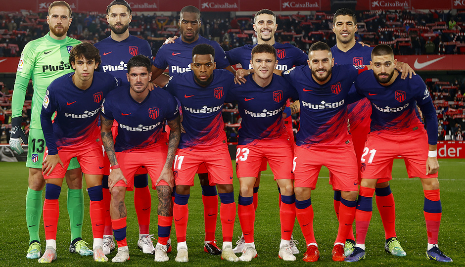 Equipo inicial en el Nuevo Los Cármenes, que no consiguió revertir la tremenda racha negativa.