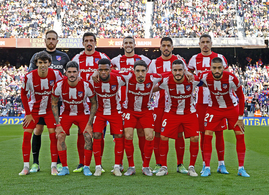 Equipo inicial que saltó al Nou Camp.