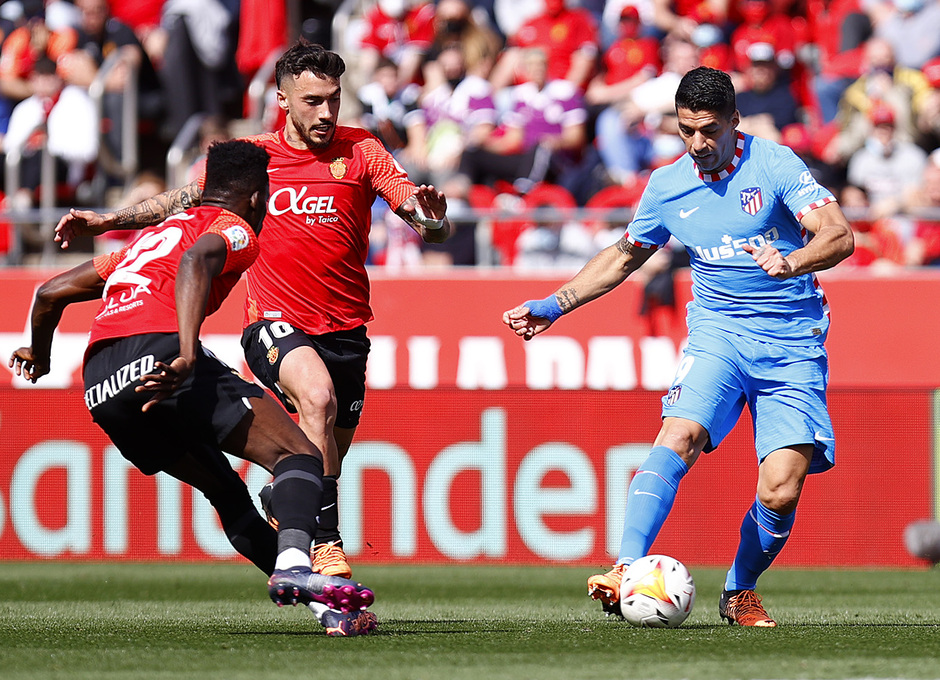 Luis Suárez, de nuevo en el once inicial, nada pudo hacer ante la falta de balones arriba.