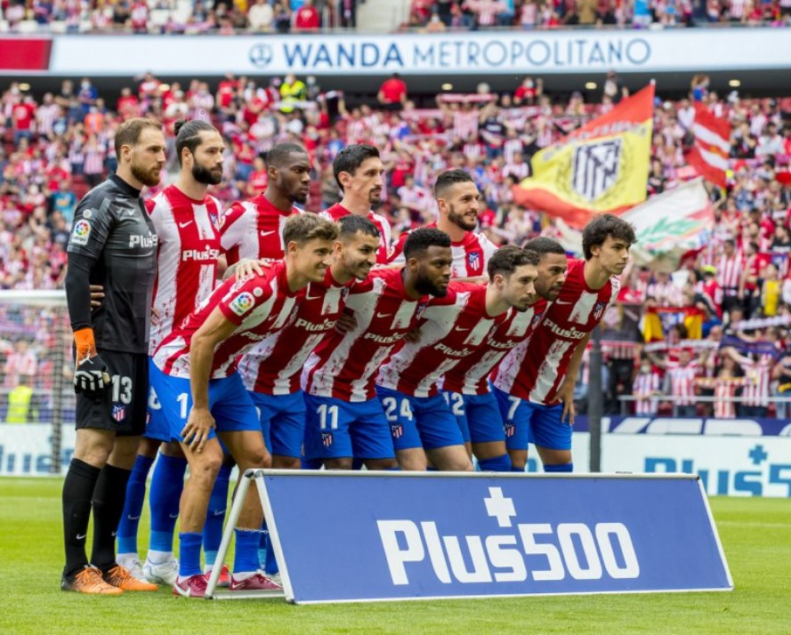 Equipo inicial que saltó al Césped en este bonito día del Niño.