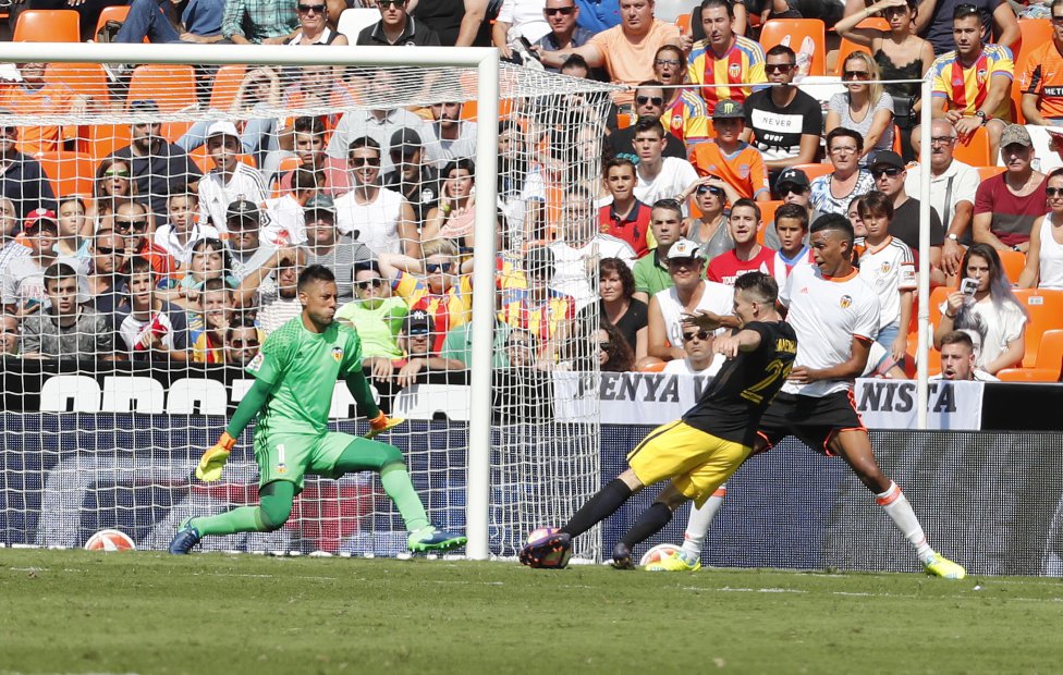 Gameiro cerró el marcador al final del partido Gameiro cerró el marcador al final del partido