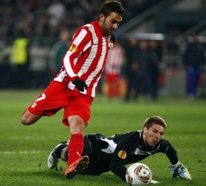 Adrián marcó un golazo de crack ante el Hannover. Era el 0-1.
