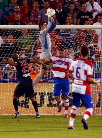 Courtois volvió a demostrar su calidad en Granada