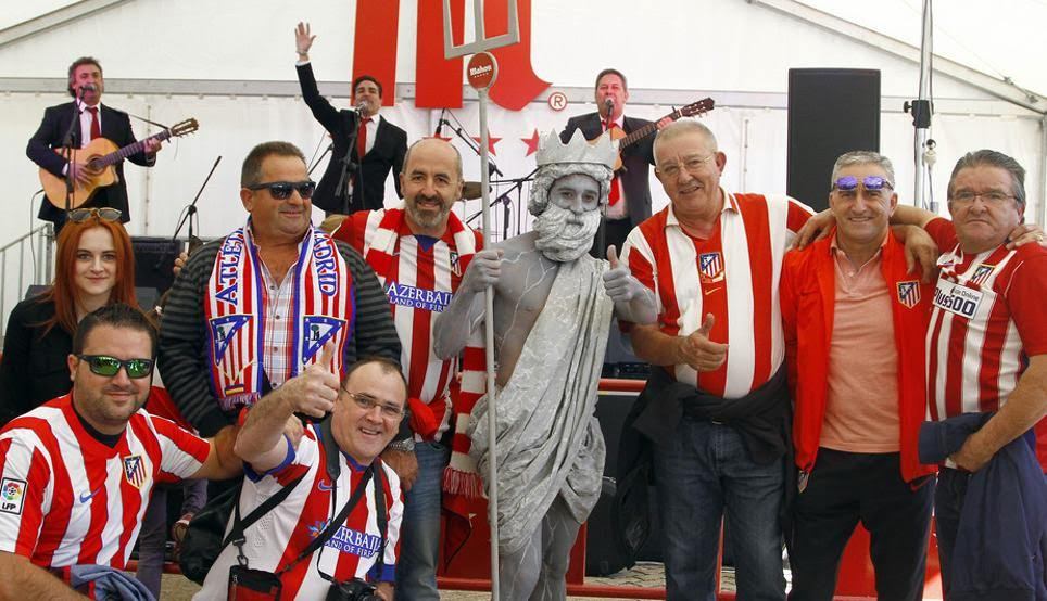 Ambiente festivo en el Calderón en su última celebración del día de las Peñas