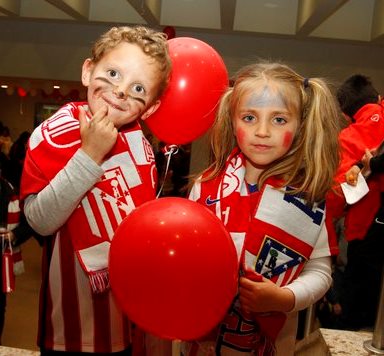 Día del Niño con llenazo en el Calderón premiado con victoria para los peques rojiblancos Día del Niño con llenazo en el Calderón premiado con victoria para los peques rojiblancos