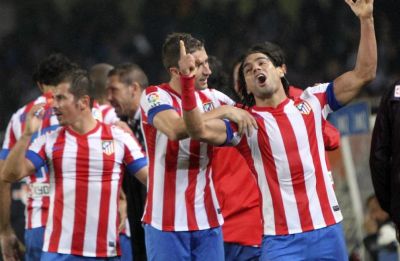 Nuevo golazo de Falcao esta vez de falta directa. Tres nuevos puntos Nuevo golazo de Falcao esta vez de falta directa. Tres nuevos puntos