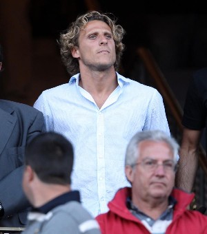 ¿No merecía también Forlán una posible despedida del Calderón a lo grande?. Sus dos goles también nos hiceron CAMPEONES ¿No merecía también Forlán una posible despedida del Calderón a lo grande?. Sus dos goles también nos hiceron CAMPEONES